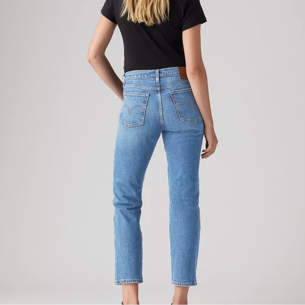 Levi’s premium Wedgie Straight Fit Jeans 25